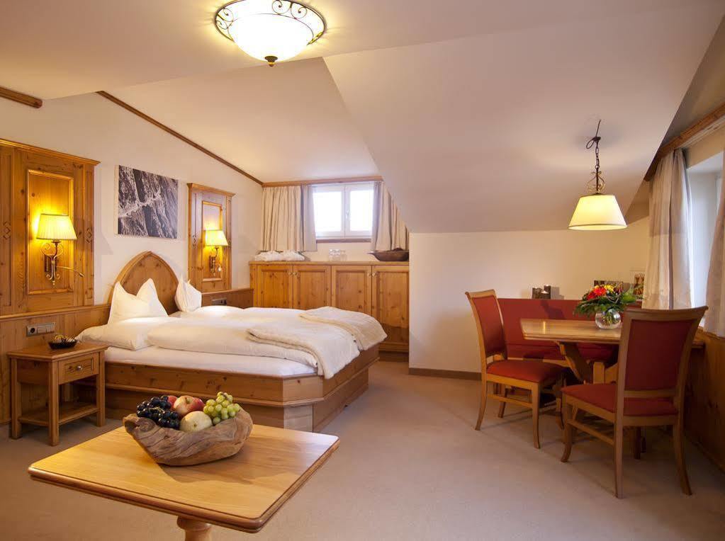 Anthony'S Alpin Hotel Garni Lech am Arlberg Exteriör bild